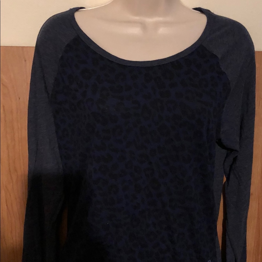 Victoria’s Secret Pink long sleeve tee size M